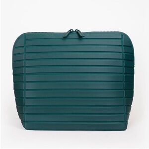 NWOT Parallelle The Large Spruce Traveller Cosmetic Bag Fold Down Makeup Bag
